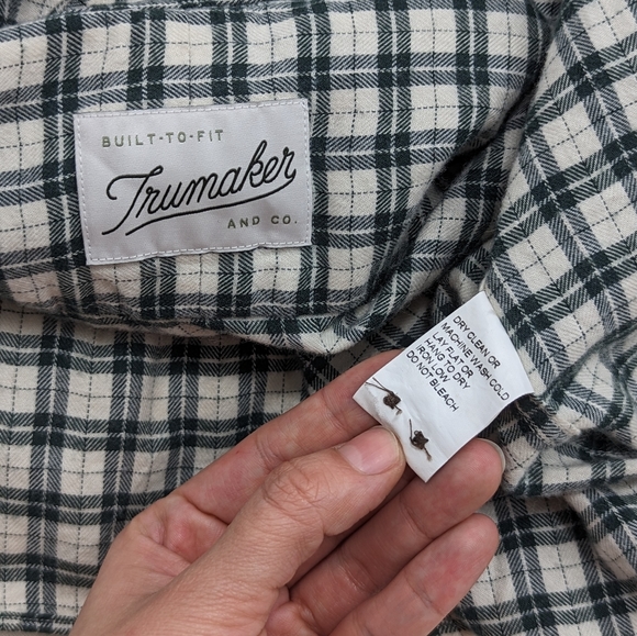 Trumaker and Co Men's Large Green/White Collared Roll-Tab Button-Down Flannel - Picture 6 of 7